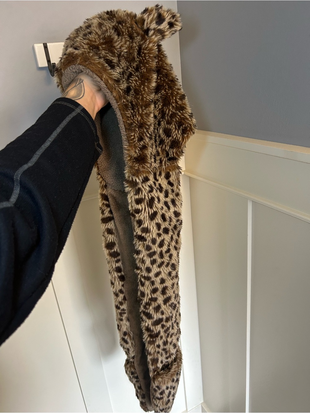 Vintage Aldo sherpa fleece lined leopard fur hat accessory - Picture 10 of 10